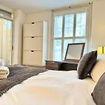 The Heart Of Kensington Mews - 3 Bedrooms House-Private Entrance-Hyde Park Walk Away-Green Park 9 Minutes Underground- The Best Of London With Glamour Of Kensington