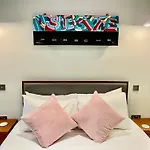 Hackney 1 Bed Garden Flat