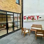 Hackney 1 Bed Garden Flat