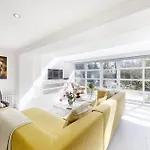 1 Bed Maisonette With Garden - 1 Min To Station Share Save