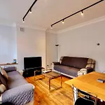 3 Bedroom Prime Angel Location