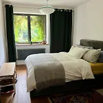 Urban Oasis Chic 1Br Flat With Spacious Garden