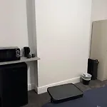 Modern Central London Room Zone1