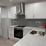 Modern Central London Room Zone1