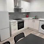 Modern Central London Room Zone1