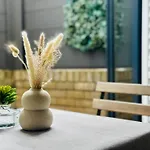 Stylish, Modern Apartment In Central London