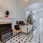 Luxury London 3 Bedroom Duplex With Pool Table - 4Hs