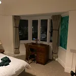 Spacious, Parkside 3.5Bed House, Great London Access!