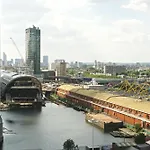 Fraser Place Canary Wharf