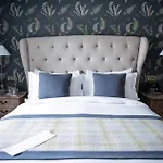 The Hayden Pub & Rooms