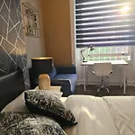 Caledonian Road Cozy Studio