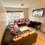 Cricklewood Apartment