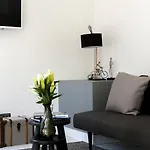 Guestready - West Kensington Home W/Balcony