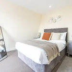 Family-Friendly 3-Bedroom Sojo Stay In London
