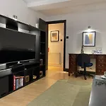 Immaculate 2-Bed Apartment In London