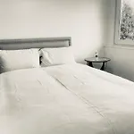 Newly Renovated 2Br Apartment In The Heart Of London