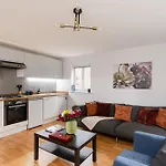 Stunning Flat 5 Min From Station