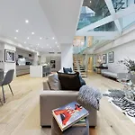 Park Lane Palace- Luxury Sleeps 10