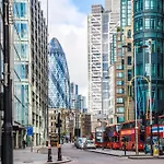 Brand New Flat In Central London With Car Park