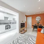Cosy & Stylish Apmt W/ Fast Wifi