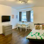 1-Bed Apartment In Central London - 2 Min Walk To Metro