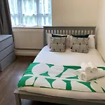 1-Bed Apartment In Central London - 2 Min Walk To Metro