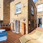 Charming Two Bed Maisonette In Notting Hill
