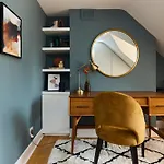 The Waterlow Park Wonder - Trendy 2Bdr With Study Room And Patio