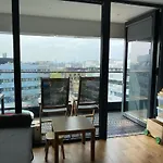 Greenwich Skyline Retreat - 2Bed Flat