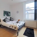 S2 Full Studio With Own Kitchen In Centre Of Kilburn
