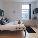 S2 Full Studio With Own Kitchen In Centre Of Kilburn
