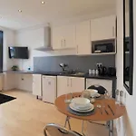 S2 Full Studio With Own Kitchen In Centre Of Kilburn