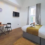 S1 Modern Studio In Central Kilburn