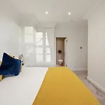 Lavish Two-Bedroom Apartment