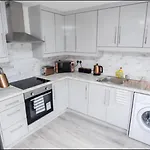 Spacious 1 Bed Flat With View