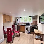 Lovely Split Level One Bedroom Apartment - Finchley Road