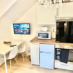 London Studio Self Contained, Newly Furbished