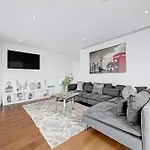 Modern Two Bed Serviced Accommodation In London Canary Wharf - Perfect For Long Stay, Business, Leisure And Relocations