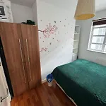 A Double Room In The Heart Of Ealing Broadway