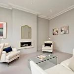 Long Stay Discount Large Bright First-Floor Flat