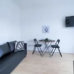 S5 Full Studio In Central Kilburn London With Kitchen Zone 2