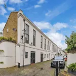 Mews House In Maida Hill With Free Parking