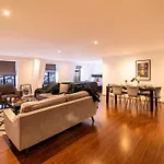Old Spacious 2 Bedroom Flat With Pool Table Opposite Green Park 7