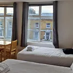 Urban Retreat Studio Apartment In London