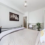 Brand New 3 Bedroom Flat In Central London