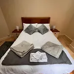 4 Bedroom Apartment Ground Floor For Up To 7 Guests