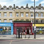 Wonderful 2Br Flat On Richmond Street