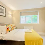 Fantastic Multilevel 3Br, Vibrant Angel, 5Min Tube