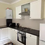 Budget 2 Bedroom Apartment Close To Hyde Park