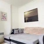 Budget 2 Bedroom Apartment Close To Hyde Park